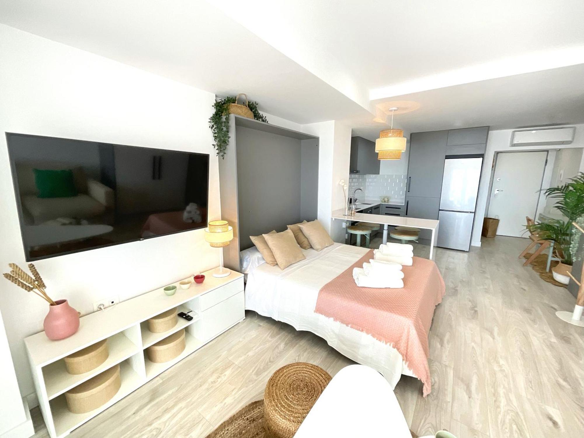 Cs7 Kaleria Suites Almería Extérieur photo