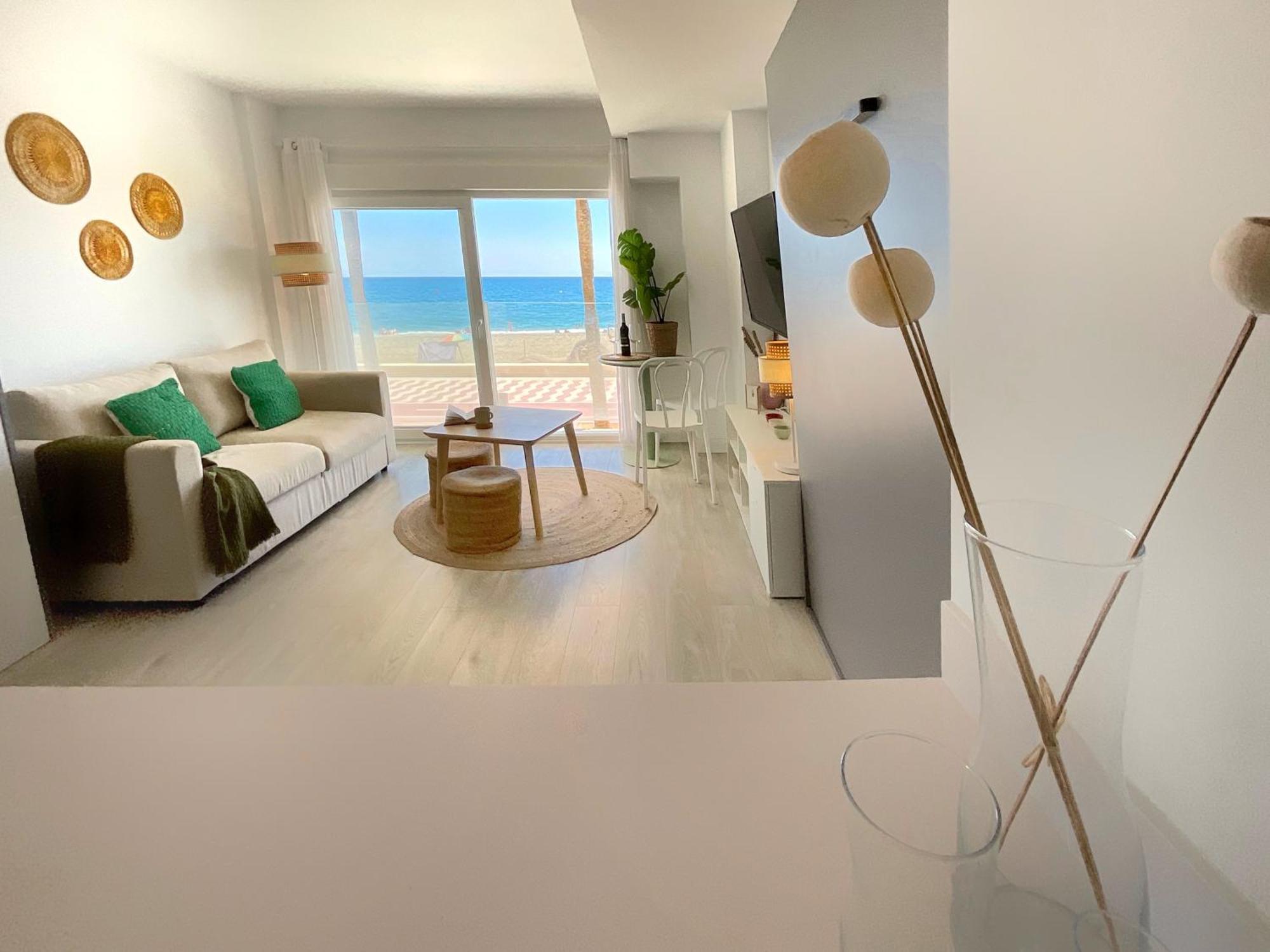 Cs7 Kaleria Suites Almería Extérieur photo