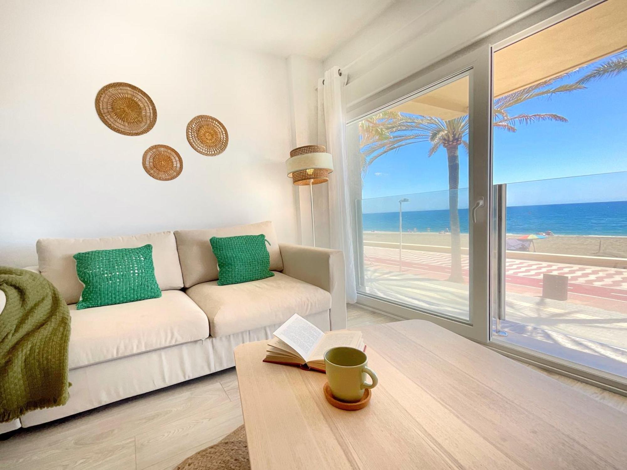 Cs7 Kaleria Suites Almería Extérieur photo
